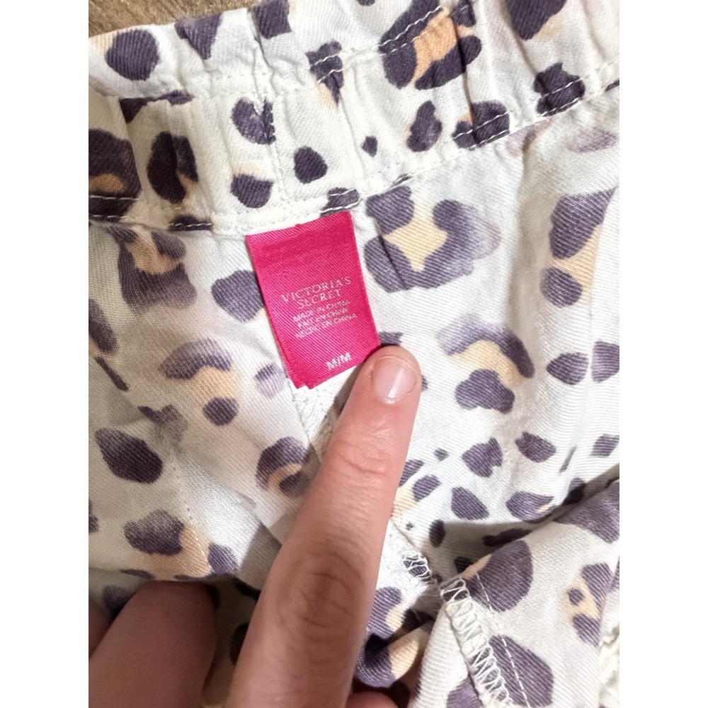 Victoria Secrets Medium Cheetah Print Vintage Button Down Set - Picture 4 of 6